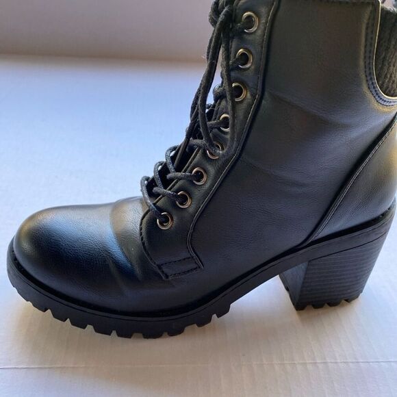 Olivia and Kate Women's Heeled Work Boots, Laced with side zippers Size 6‎ Biker - Picture 6 of 11